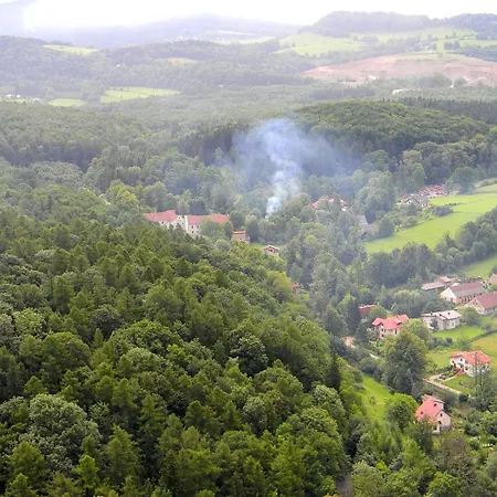 Gospodarstwo agroturystyczne Zamek W Dzięgielowie *