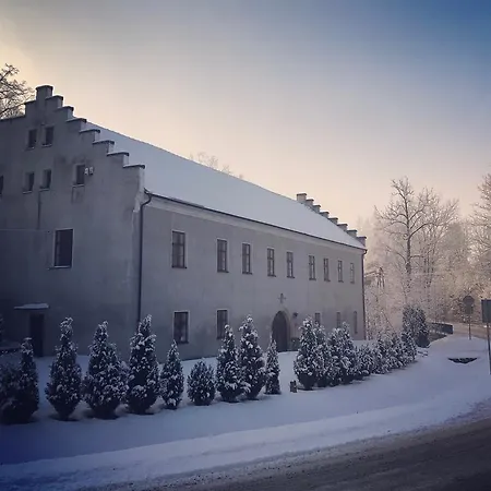 בית חווה Zamek W Dziegielowie