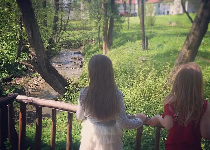 Zamek W Dziegielowie Çiftlik konaklama *