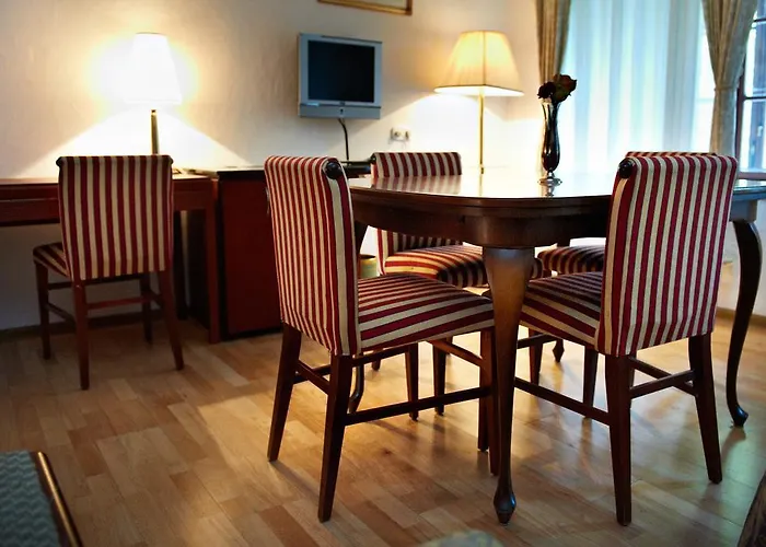 Zamek W Dziegielowie Çiftlik konaklama *